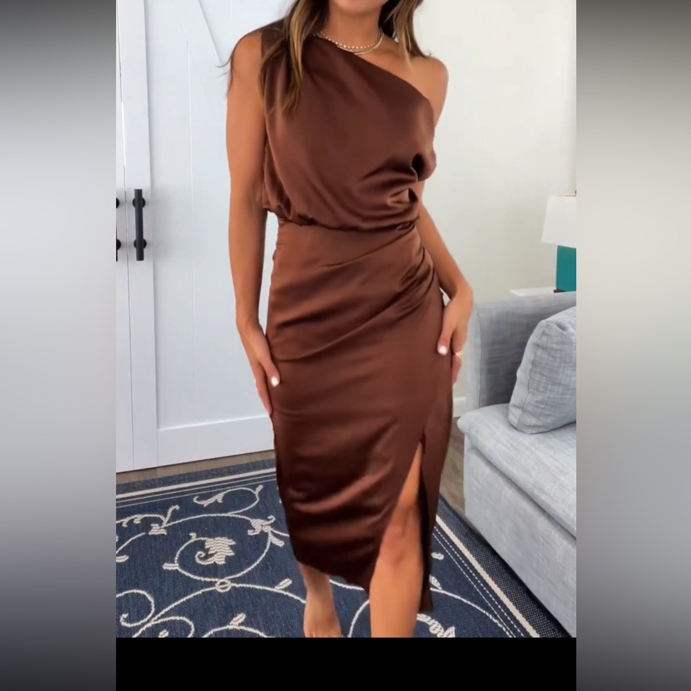 Vici Leticia Midi Dress - Brown
